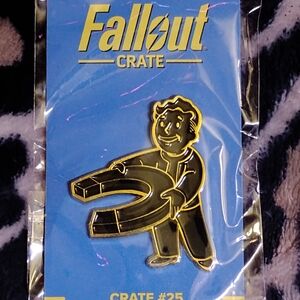 Fallout Crate #25 Vault Boy Magnet Pin - Black & Gold